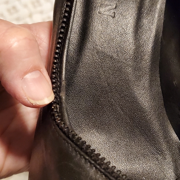 Alexander McQueen Iconic skull zipper platform stilettos - Picture 15 of 16